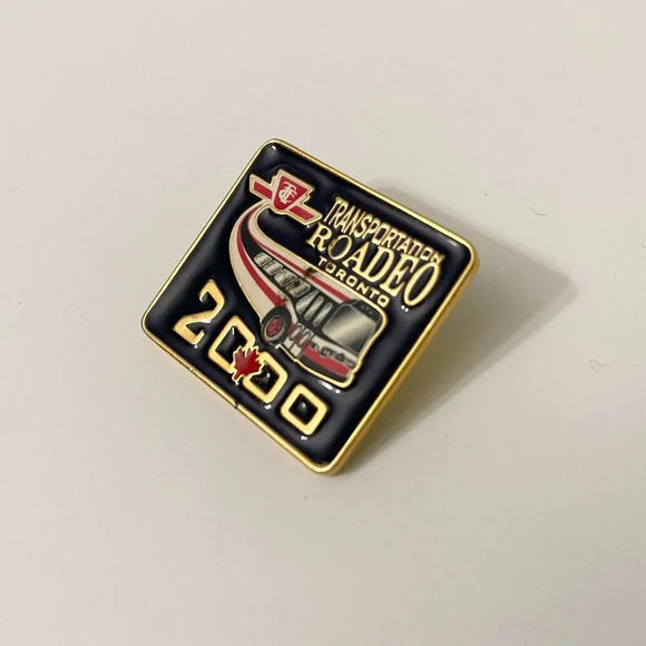 2000 TTC Toronto Canada Transportation Bus Roaded Hat Pin - Picture 8 of 8